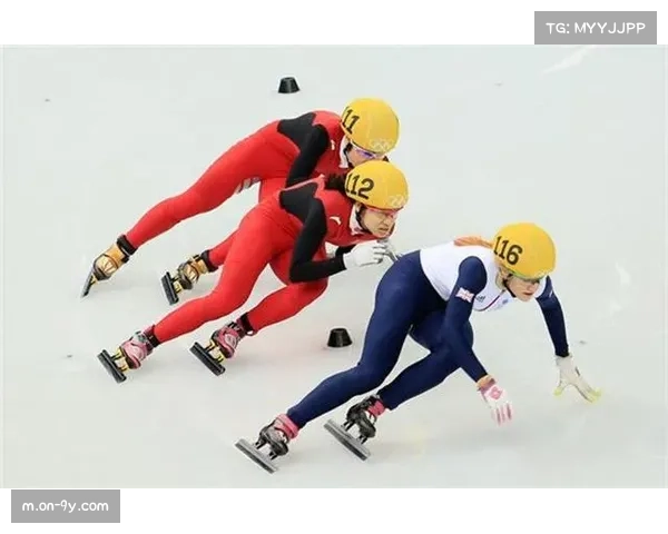 团队的力量：揭秘中国女队“三人战术小组”如何制定临场开把重量